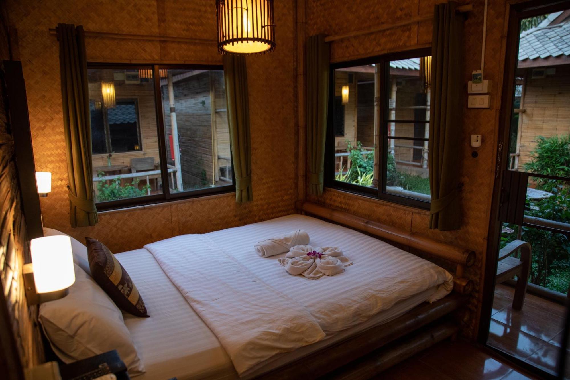 Boutique Hotel & Restaurant, Jaidee Bamboo Huts Chiang Mai Exterior foto