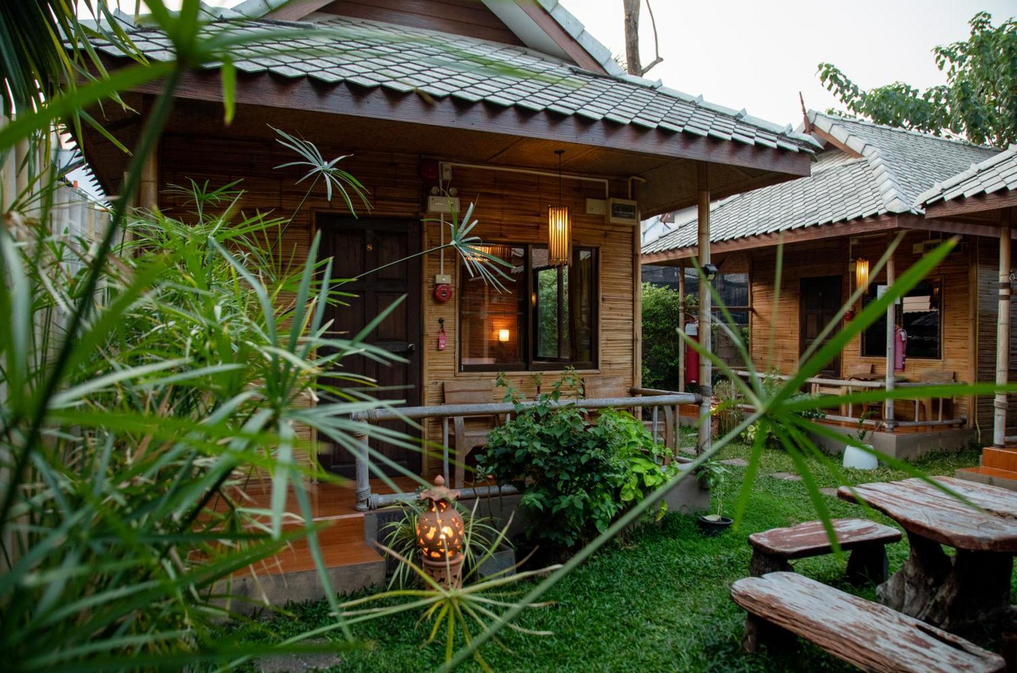 Boutique Hotel & Restaurant, Jaidee Bamboo Huts Chiang Mai Exterior foto