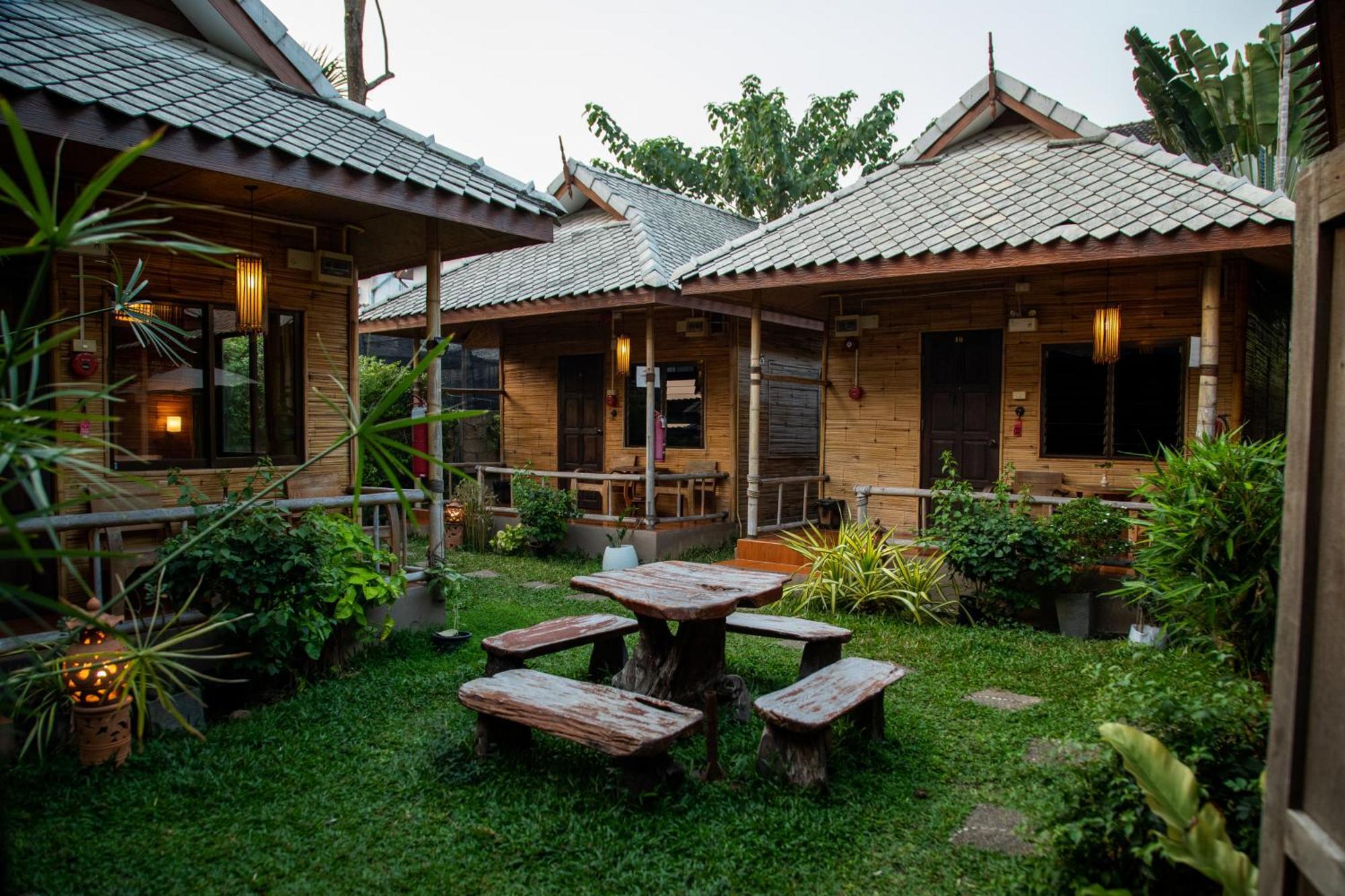 Boutique Hotel & Restaurant, Jaidee Bamboo Huts Chiang Mai Exterior foto