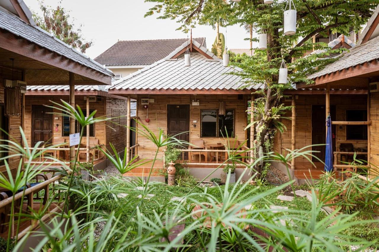 Boutique Hotel & Restaurant, Jaidee Bamboo Huts Chiang Mai Exterior foto